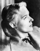 Christine Jorgensen, all'anagrafe George W. Jorgenson, è stato il primo transessuale a fare l'operazione per cambiare sesso, nel 1952.